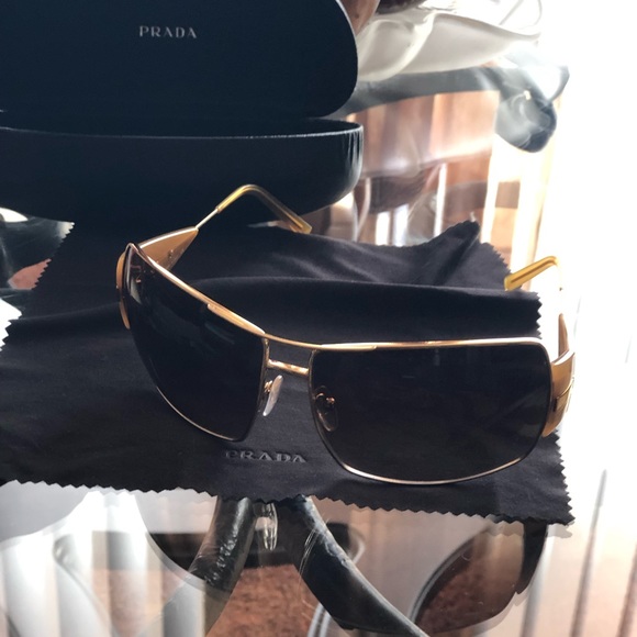 Authentic limited edition Prada sunglasses - Picture 3 of 3